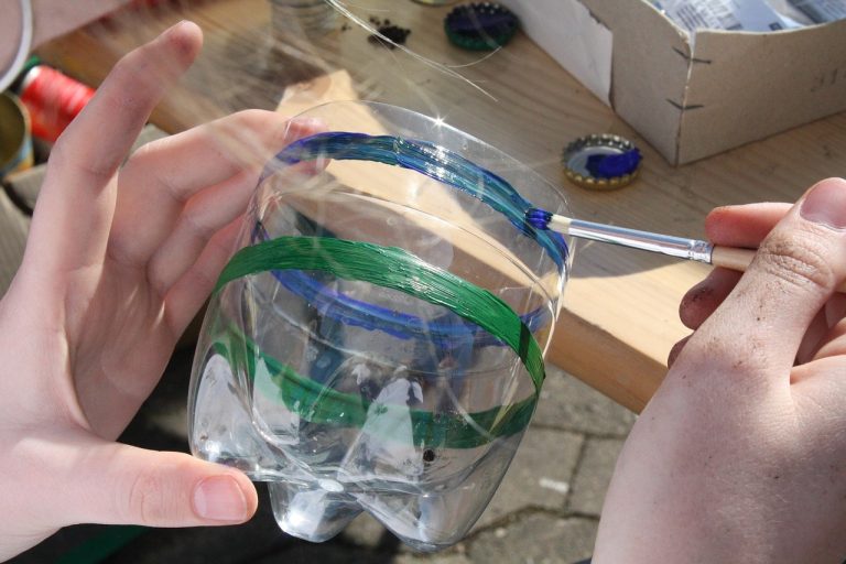 hand, equipment, woman, handmade, upcycle, upcycling, workshop, föj, seminar, handcraft, garbage, plastic, plastic bottle, to dye, paint brush, bottle, hands, ideas, multicoloured, creative, to paint, the prevention of waste, decoration, plant pot, upgrade, upcycle, upcycle, upcycle, upcycle, upcycling, upcycling, upcycling, upcycling, upcycling
