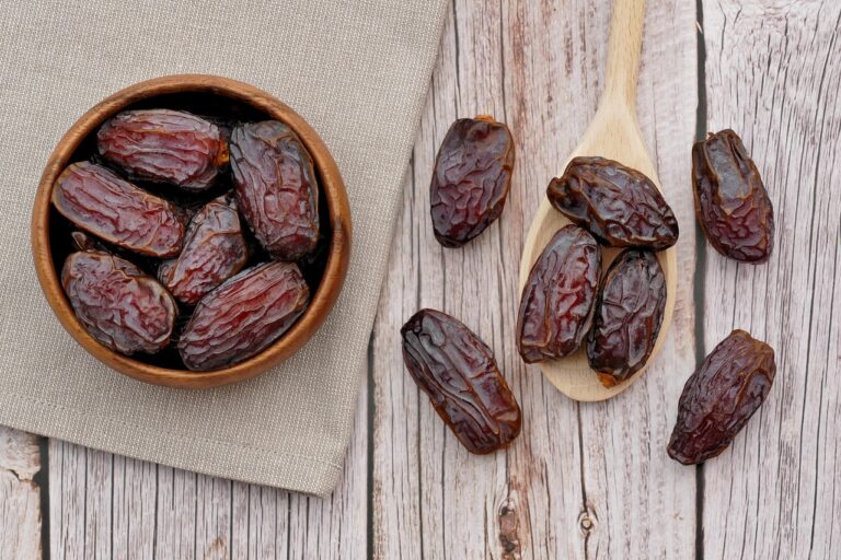 dates, medjool, fruit, dried, date palm, dry fruit, raw food, food, snack, flat, dates, dates, dates, dates, dates, date palm, date palm
